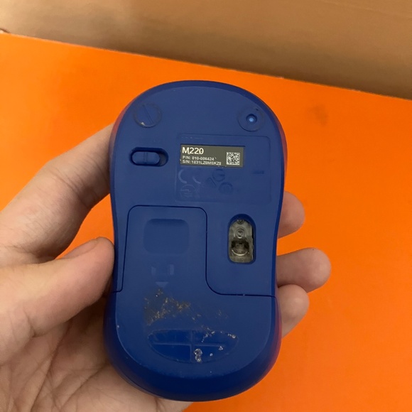 Logitech M220 Silent Wireless Mouse Blue USB Nano Receiver SilentTouch 2.4GHz - Picture 5 of 6